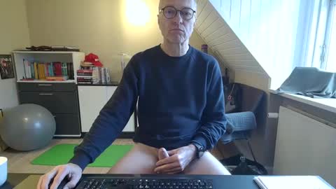 Snapshot of hanse_1 chatting on 01/16/25, 09:37 Hanse online show from 01/16/25, 09:37