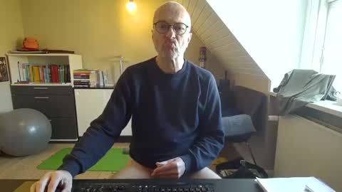 Snapshot of hanse_1 chatting on 02/17/25, 10:07 Hanse online show from 02/17/25, 10:07