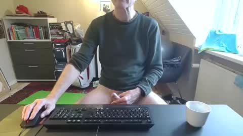 Snapshot of hanse_1 chatting on 03/19/26, 07:01 Hanse online show from 03/19/26, 07:01