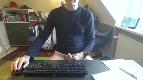 Snapshot of hanse_1 chatting on 03/23/26, 06:50 Hanse online show from 03/23/26, 06:50