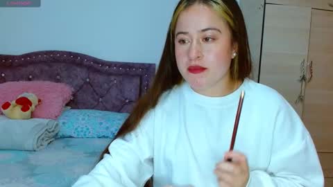 isabella   online show from 10/23/25, 08:18