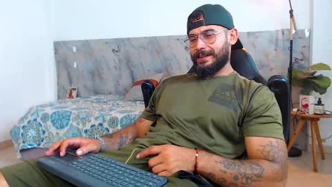 hanz_col online show from 11/26/25, 02:34