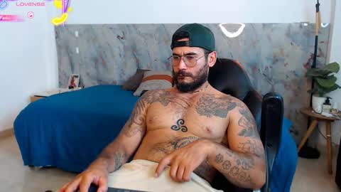 hanz_col online show from 12/21/25, 03:24