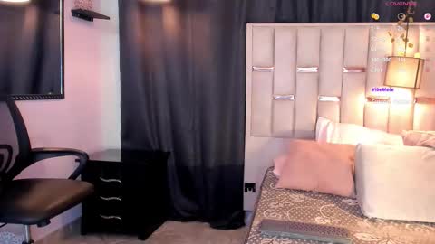 Snapshot of hanzking01 chatting on 11/22/25, 10:58 Hanzking01 online show from 11/22/25, 10:58