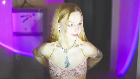 happy_cat_house2 online show from 01/11/25, 02:47