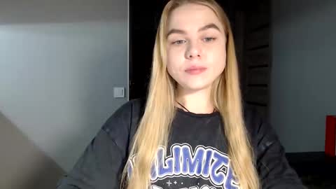 happy_fox_ online show from 12/20/24, 10:32