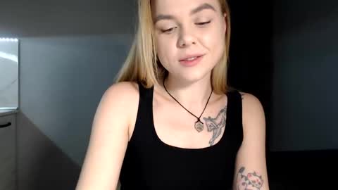 happy_fox_ online show from 01/14/25, 07:43