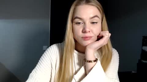 happy_fox_ online show from 01/18/25, 09:55