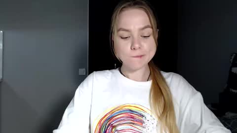 happy_fox_ online show from 03/10/26, 09:53