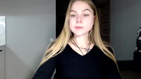 happy_fox_ online show from 03/25/26, 08:59