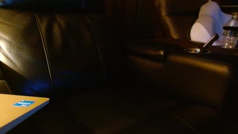 Snapshot of happyhogan1 chatting on 01/23/25, 10:01 Jhonassmann12 online show from 01/23/25, 10:01