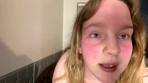 happysnowbunny24 online show from 06/04/26, 02:06