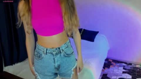 Stephanie online show from 12/19/24, 10:53