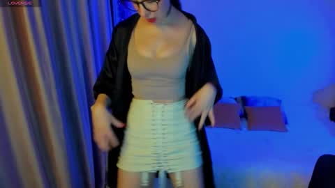 Stephanie online show from 10/10/25, 04:17