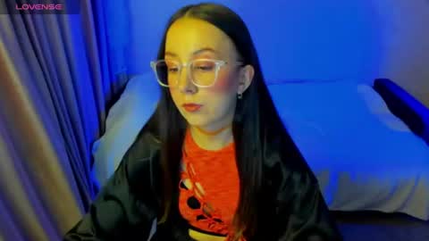 Stephanie online show from 06/19/26, 04:55