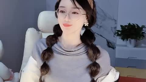 Snapshot of happysweetie168 chatting on 12/13/24, 04:27 Daisy online show from 12/13/24, 04:27