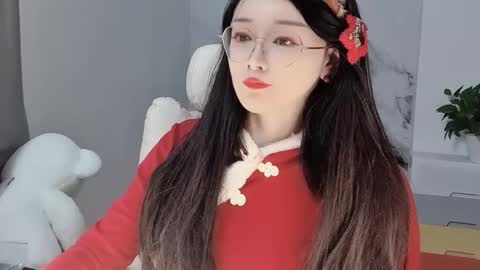 Snapshot of happysweetie168 chatting on 02/11/25, 03:51 Daisy online show from 02/11/25, 03:51