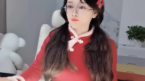 Snapshot of happysweetie168 chatting on 02/21/25, 05:53 Daisy online show from 02/21/25, 05:53