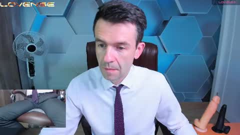 Snapshot of hard_and_juici chatting on 06/11/26, 03:48 Steve online show from 06/11/26, 03:48