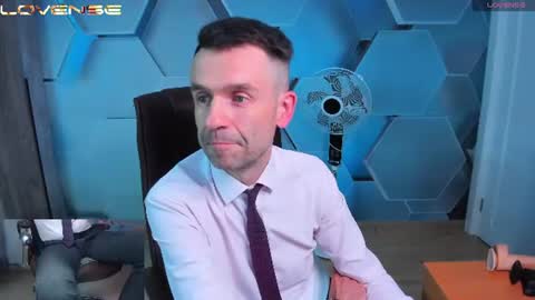 Snapshot of hard_and_juici chatting on 06/15/26, 03:14 Steve online show from 06/15/26, 03:14