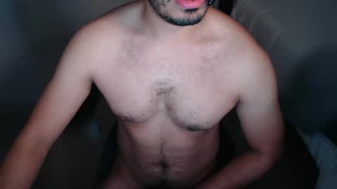 Snapshot of hardandhornyandbrown chatting on 02/02/25, 11:30 H online show from 02/02/25, 11:30