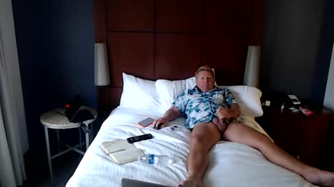 Steele and Cassie online show from 11/19/25, 05:57