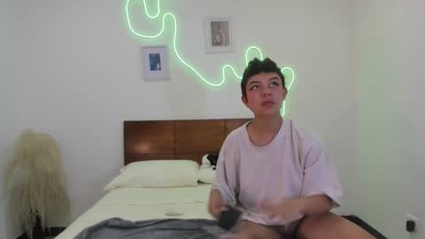 kade and demi independent models online show from 02/11/26, 11:32