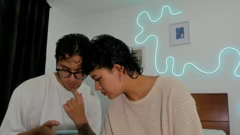 kade and demi independent models online show from 05/29/26, 09:07