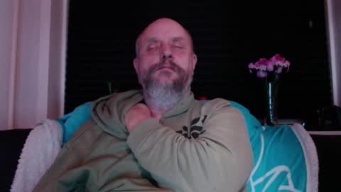 MrLazy online show from 02/09/26, 06:34