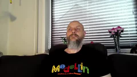 MrLazy online show from 05/20/26, 03:40