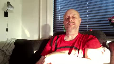 MrLazy online show from 05/25/26, 06:36