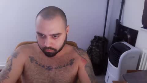 Snapshot of hardschwan chatting on 02/18/26, 09:44 hardschwan online show from 02/18/26, 09:44