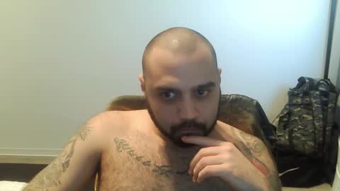 Snapshot of hardschwan chatting on 02/19/26, 03:41 hardschwan online show from 02/19/26, 03:41