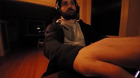 Tom online show from 10/26/25, 12:00