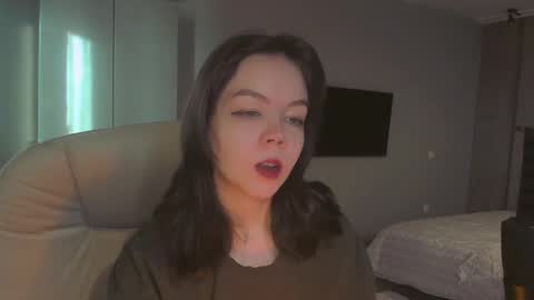 Snapshot of haribo_asmr chatting on 11/11/25, 11:43 Miss Hari online show from 11/11/25, 11:43