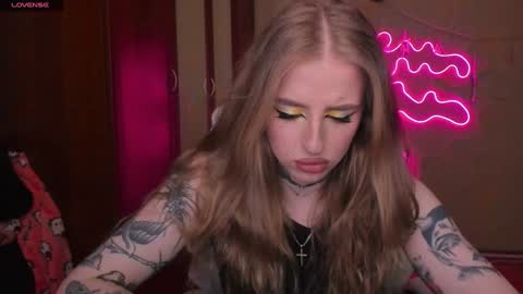 Julia online show from 02/01/25, 05:07