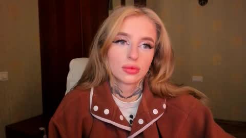 Julia online show from 10/10/25, 05:39