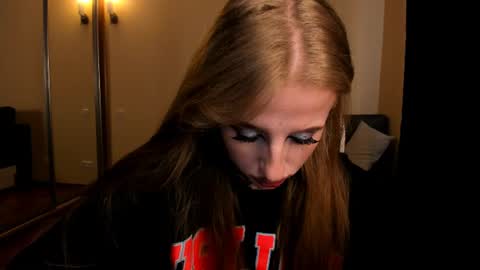 Snapshot of harley_kimm chatting on 06/12/26, 06:12 Julia online show from 06/12/26, 06:12