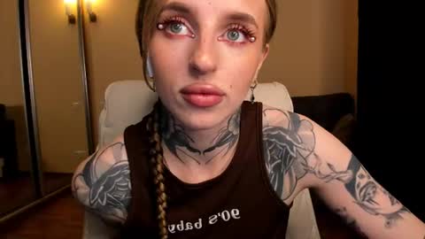 Snapshot of harley_kimm chatting on 06/20/26, 05:43 Julia online show from 06/20/26, 05:43