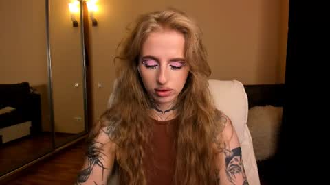 Snapshot of harley_kimm chatting on 07/05/26, 05:47 Julia online show from 07/05/26, 05:47