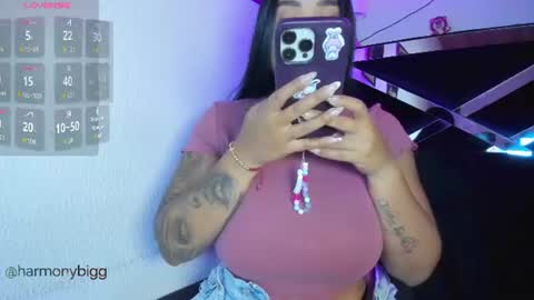 Snapshot of harmony_bigbreasts chatting on 07/21/26, 09:06 HELP ME GET 100 THUMBS UP - INDEPENDENT MODEL online show from 07/21/26, 09:06