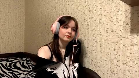 Mary online show from 04/30/26, 05:41