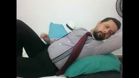 Snapshot of harry_goldenmillerx10fun chatting on 12/03/24, 08:28 Harry online show from 12/03/24, 08:28