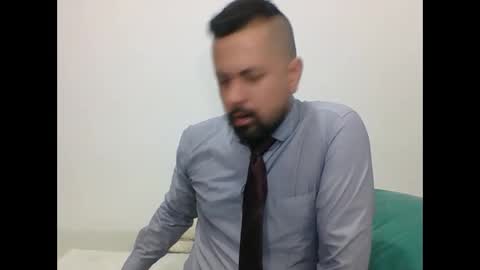 Snapshot of harry_goldenmillerx10fun chatting on 12/19/24, 08:13 Harry online show from 12/19/24, 08:13