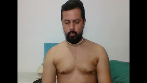 Snapshot of harry_goldenmillerx10fun chatting on 02/11/25, 12:38 Harry online show from 02/11/25, 12:38