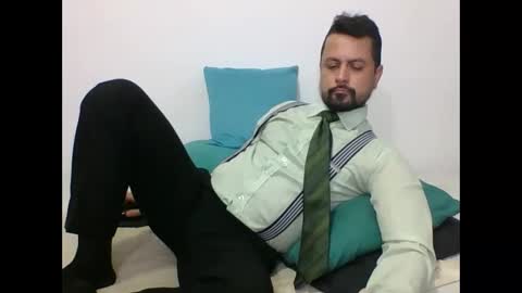 Snapshot of harry_goldenmillerx10fun chatting on 11/21/25, 08:40 Harry online show from 11/21/25, 08:40