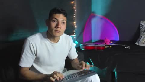  ... online show from 10/08/25, 04:37