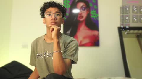 Snapshot of harrytwink18 chatting on 12/06/24, 01:33 HARRY online show from 12/06/24, 01:33