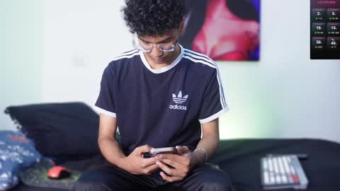 Snapshot of harrytwink18 chatting on 01/06/25, 01:19 HARRY online show from 01/06/25, 01:19