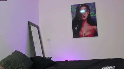 Snapshot of harrytwink18 chatting on 02/14/25, 01:29 HARRY online show from 02/14/25, 01:29